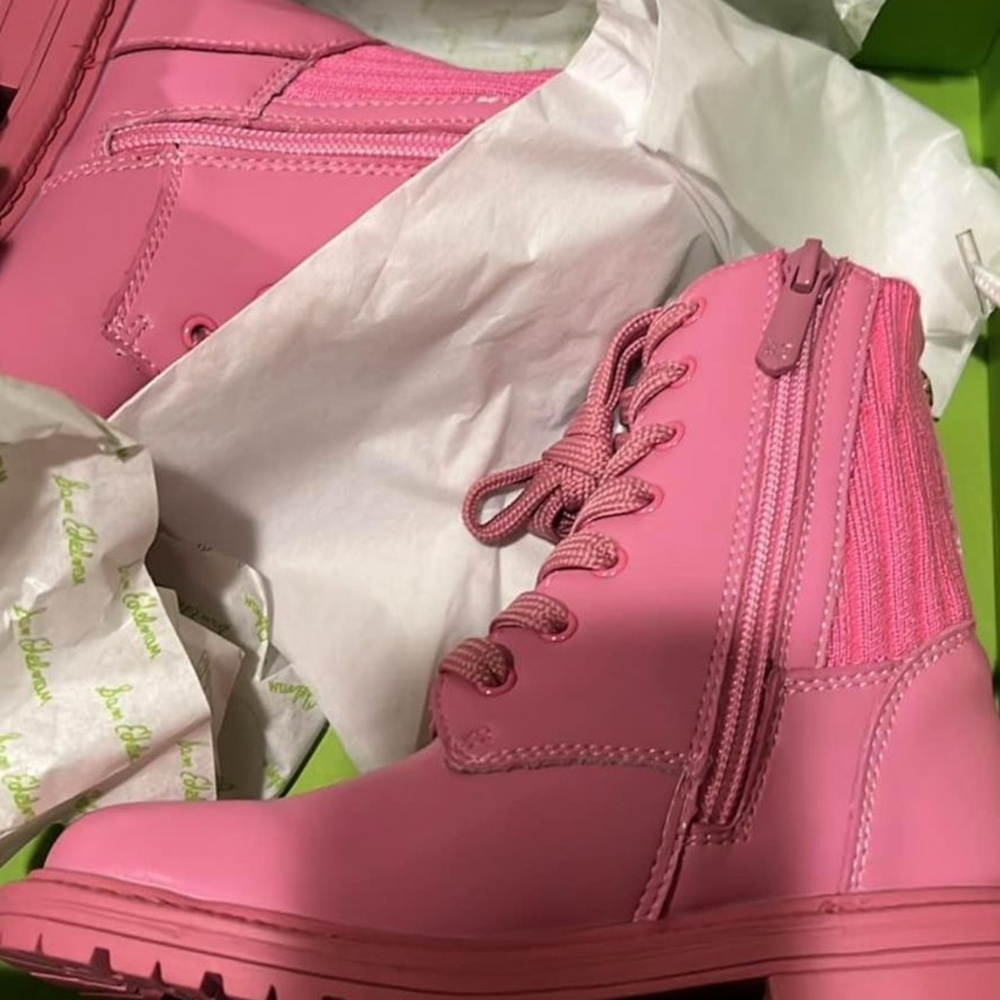 NWT girls boots